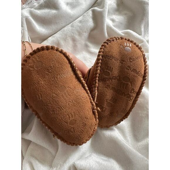 0-6M Bearpaw baby suede wool lined booties - Picture 3 of 6